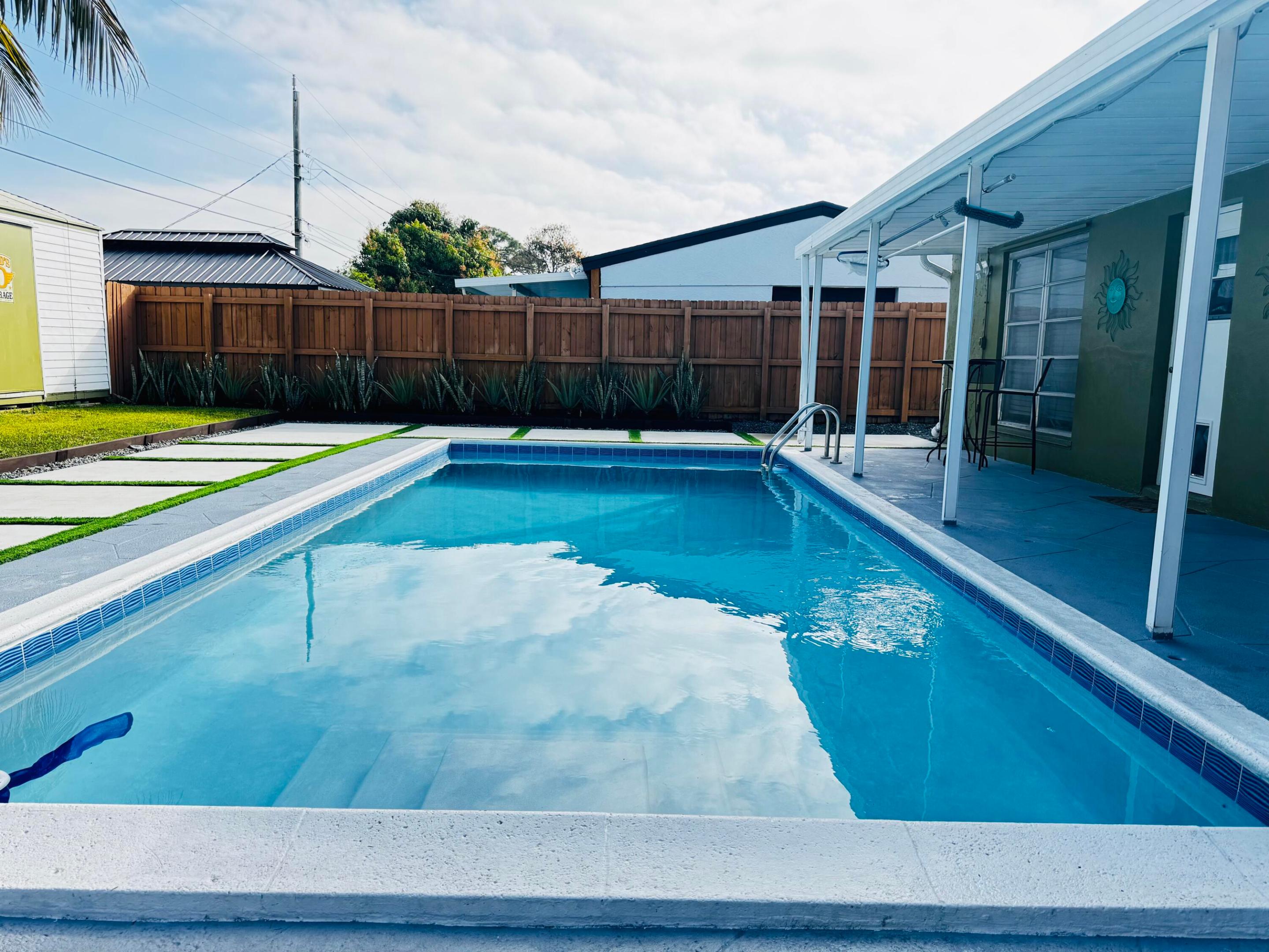 HERITAGE HOMES - Residential