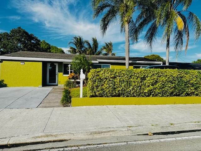 Create lasting family memories in this 3/2 pool Home in Hollywood Florida.  Private fenced backyard and no HOA.  Conveniently located near schools, parks, shopping, dining and South Florida's top attractions.