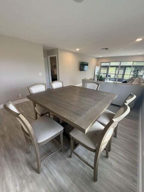 PALM GREENS AT VILLA DEL RAY CONDO II - Residential