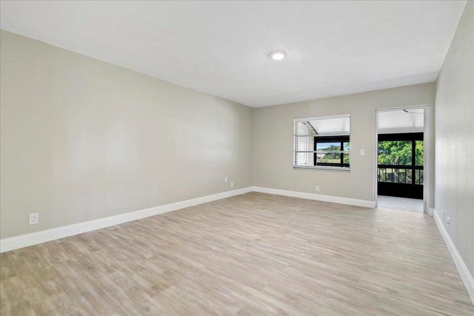 PALM GREENS AT VILLA DEL RAY CONDO II - Residential
