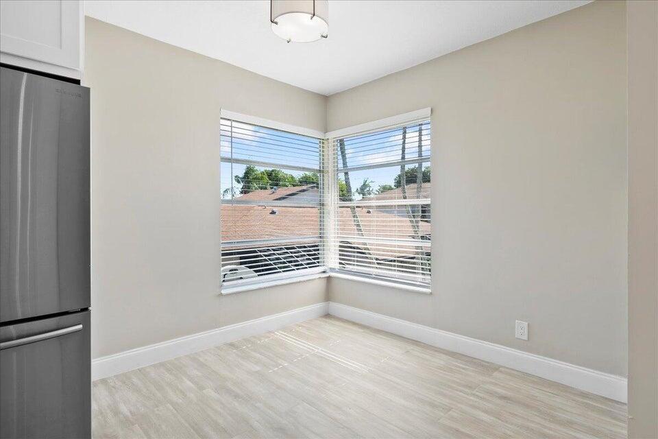 PALM GREENS AT VILLA DEL RAY CONDO II - Residential