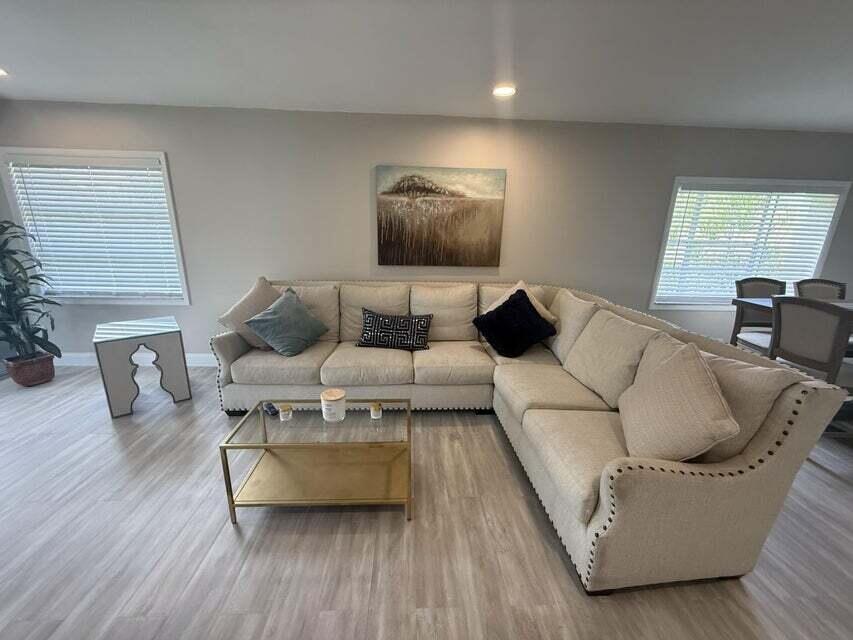 PALM GREENS AT VILLA DEL RAY CONDO II - Residential