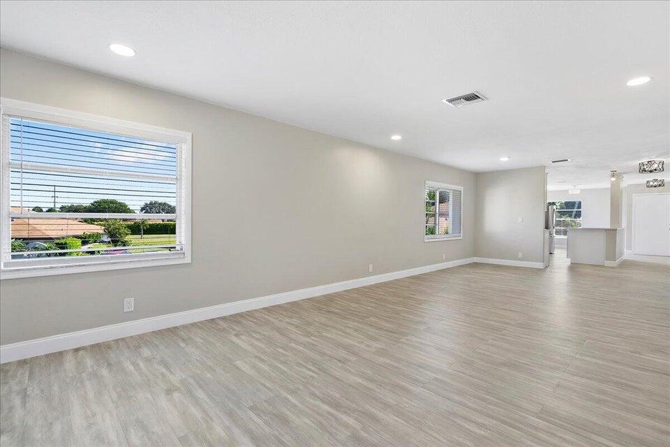 PALM GREENS AT VILLA DEL RAY CONDO II - Residential