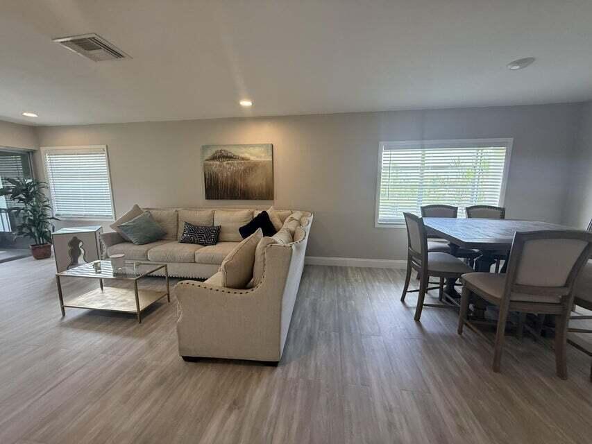 PALM GREENS AT VILLA DEL RAY CONDO II - Residential