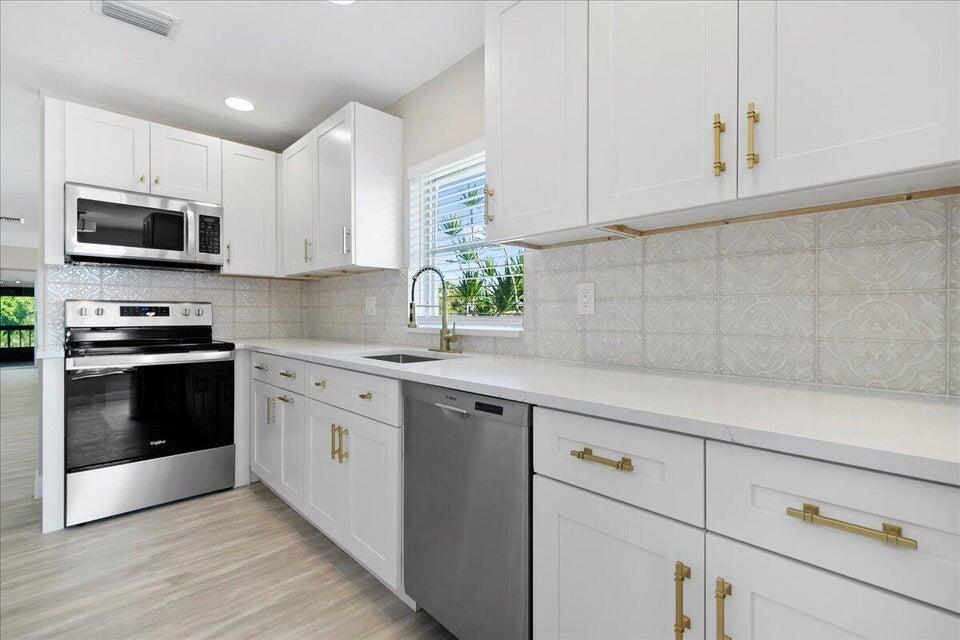 PALM GREENS AT VILLA DEL RAY CONDO II - Residential