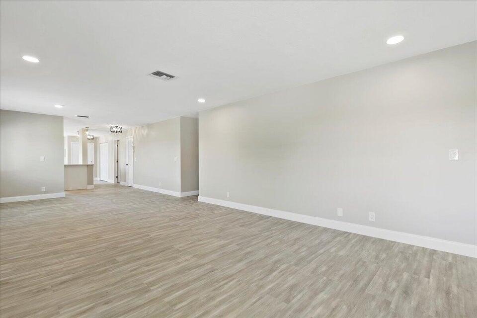 PALM GREENS AT VILLA DEL RAY CONDO II - Residential