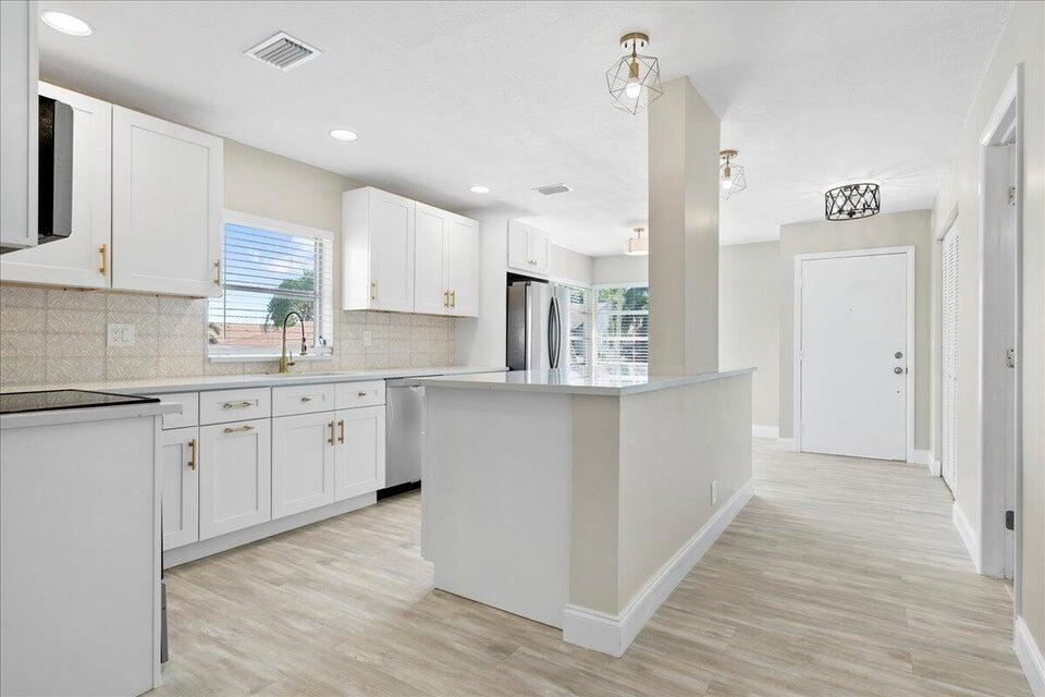 PALM GREENS AT VILLA DEL RAY CONDO II - Residential