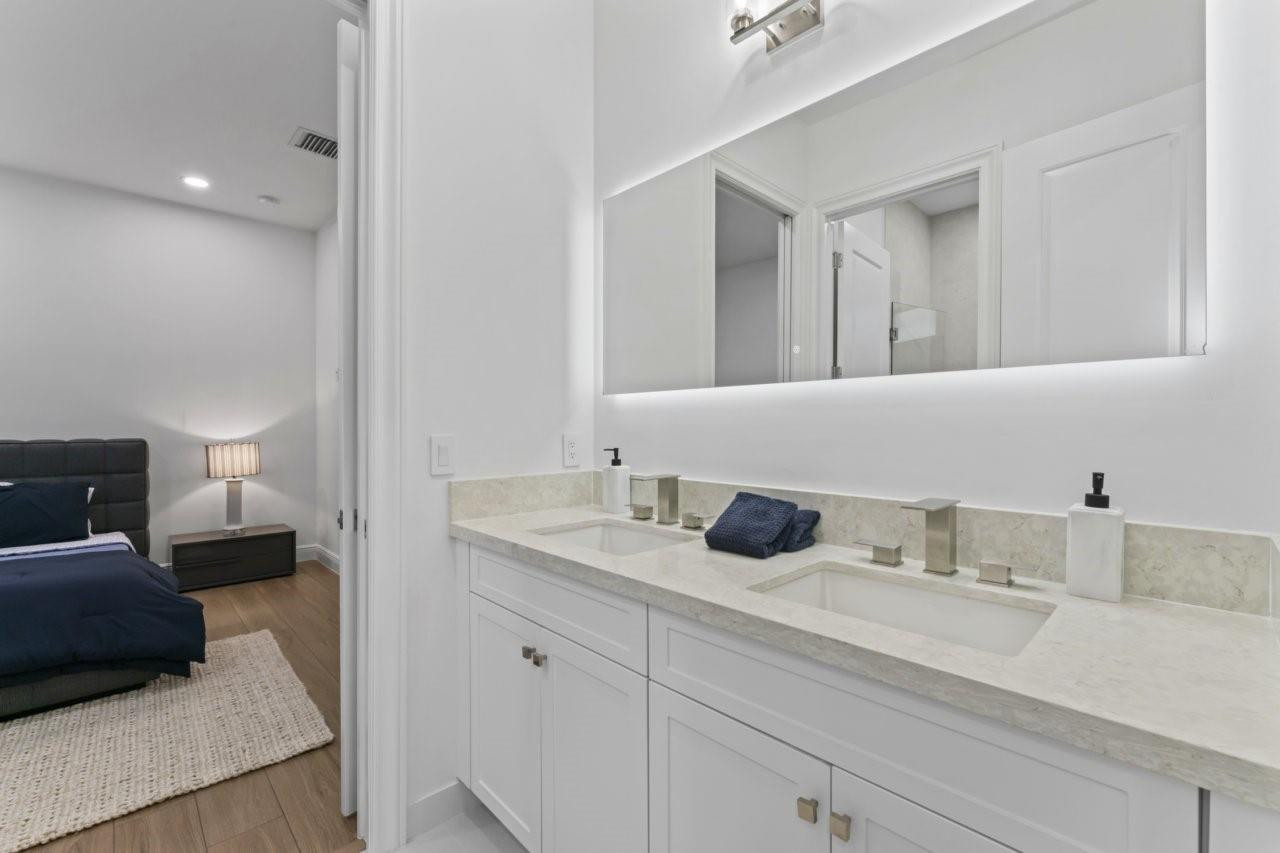 ROYAL PALM POLO PLAT - Residential Lease