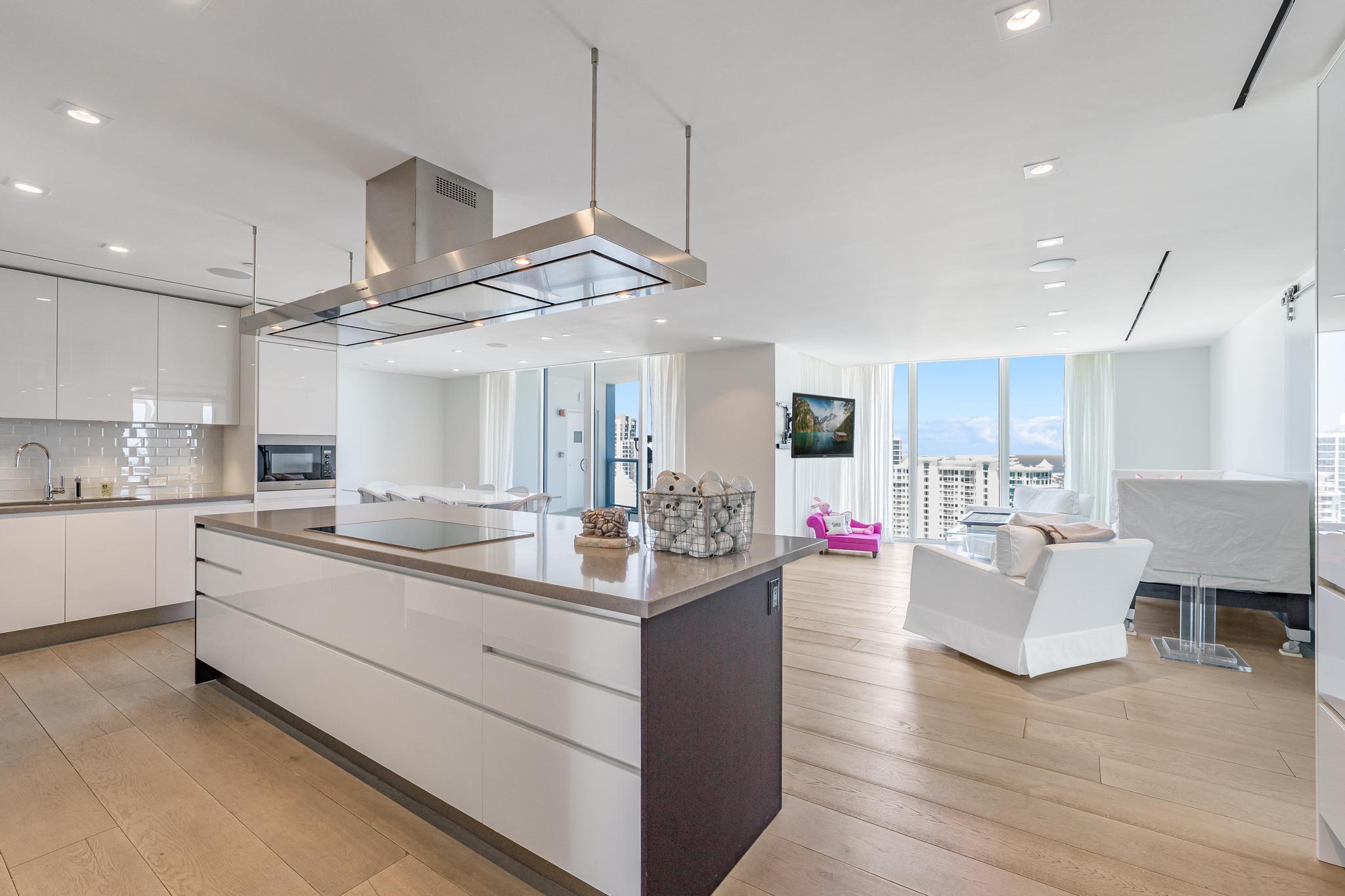 LAS OLAS RIVER HOUSE CONDO - Residential
