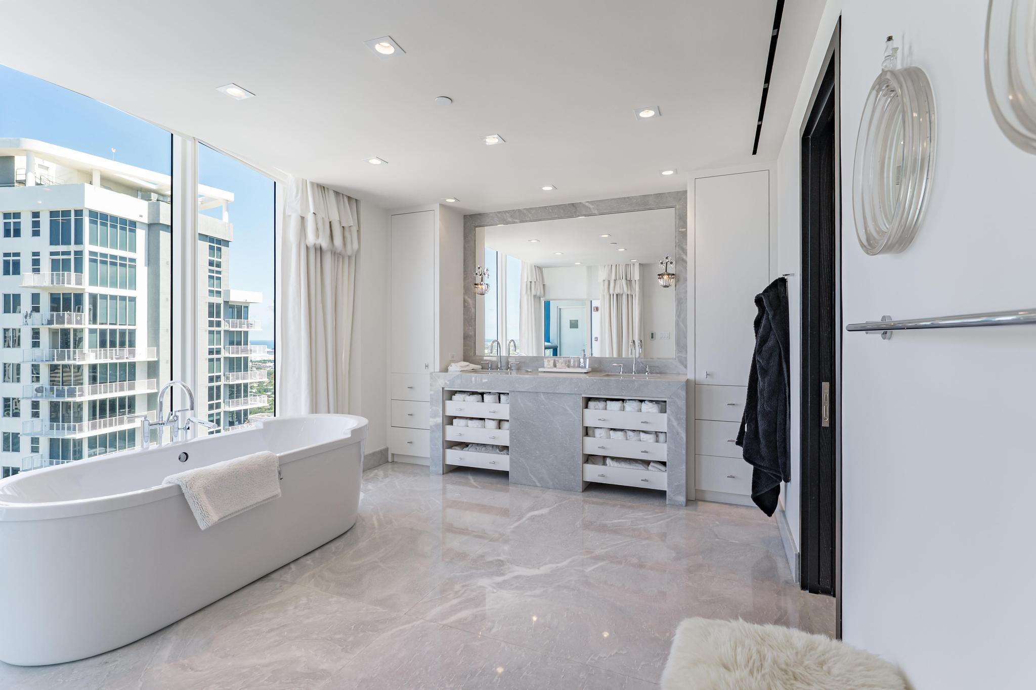 LAS OLAS RIVER HOUSE CONDO - Residential