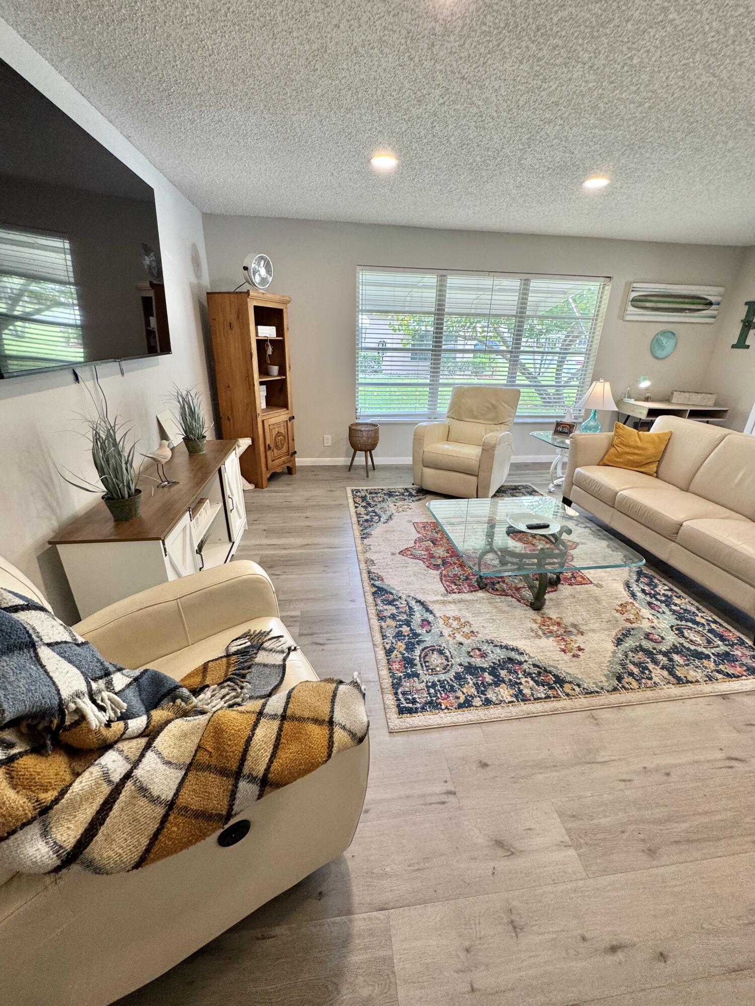 HIGH POINT OF DELRAY SEC 6 CONDO - Residential Lease
