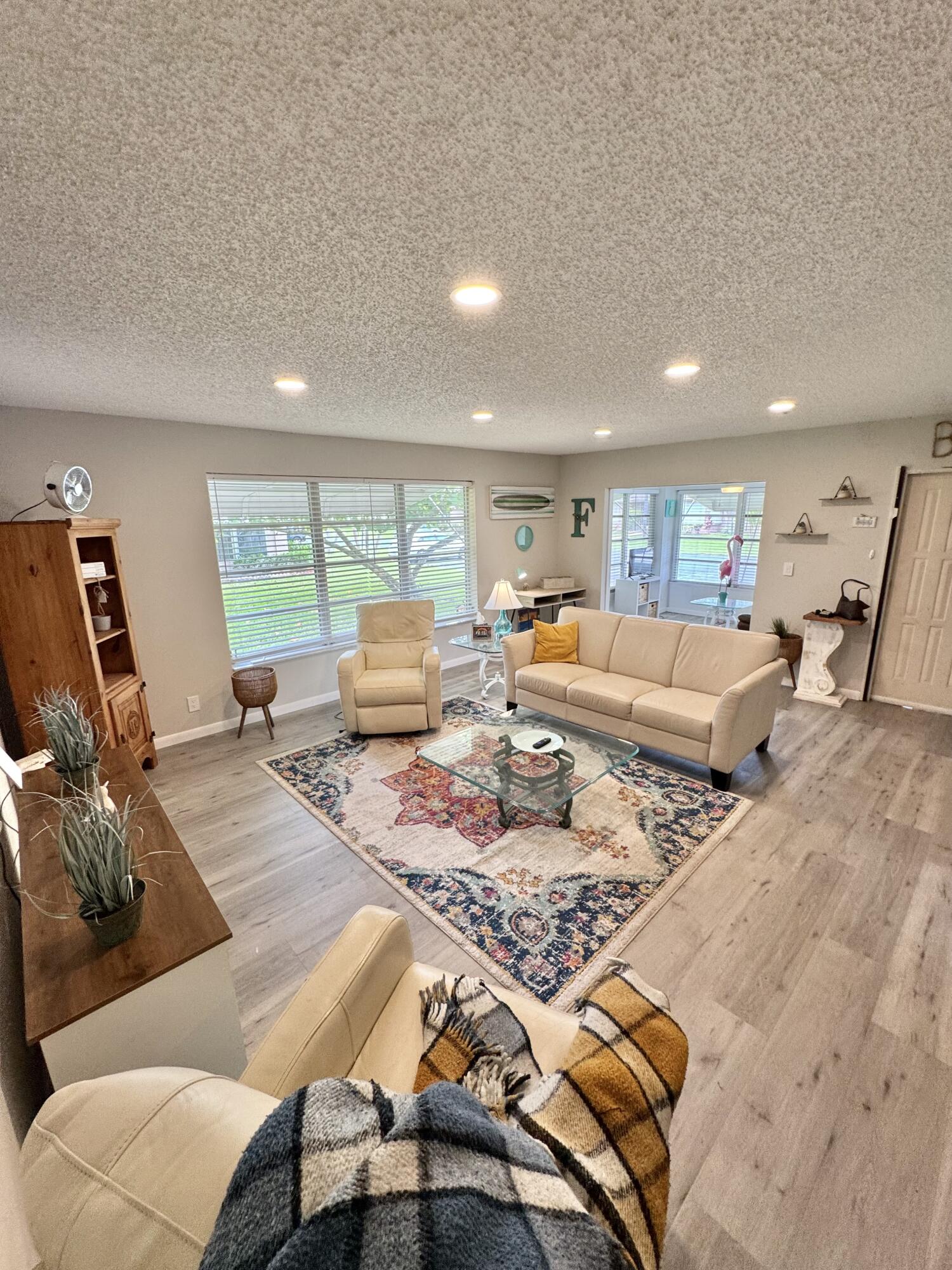 HIGH POINT OF DELRAY SEC 6 CONDO - Residential Lease