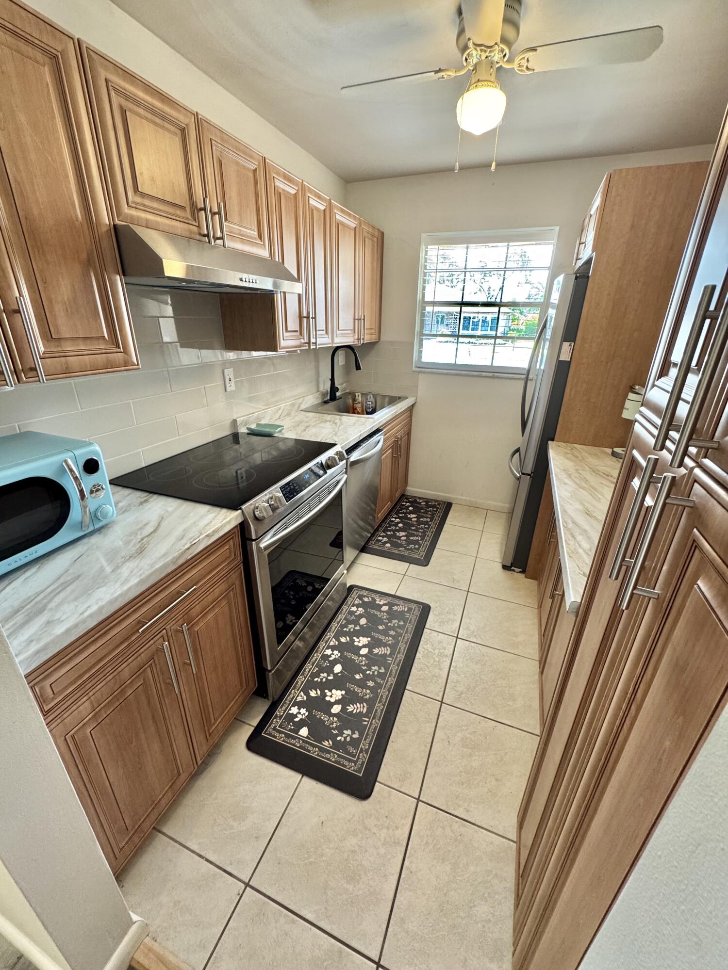 HIGH POINT OF DELRAY SEC 6 CONDO - Residential Lease