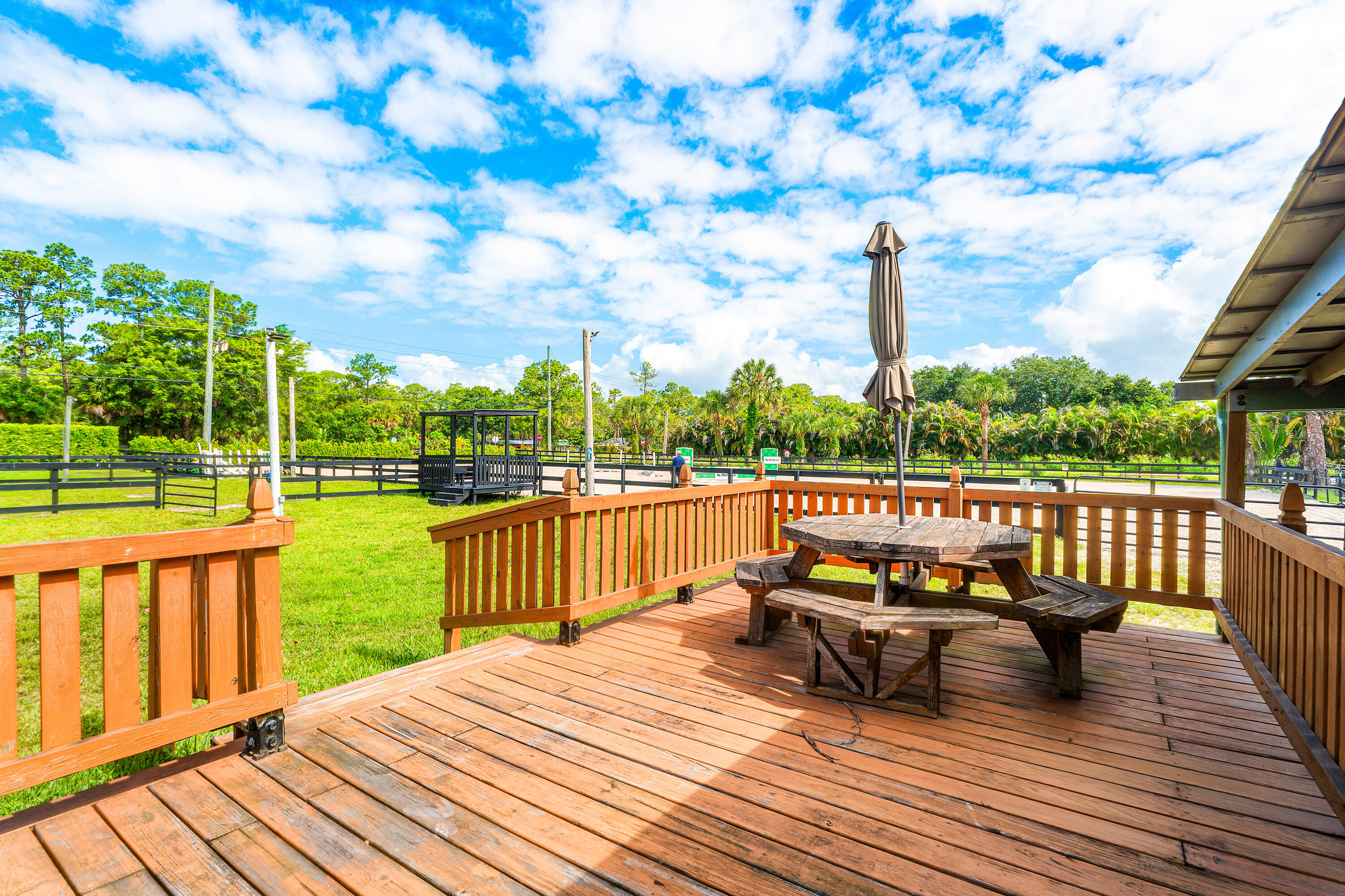 LOXAHATCHEE GROVES - Residential Lease