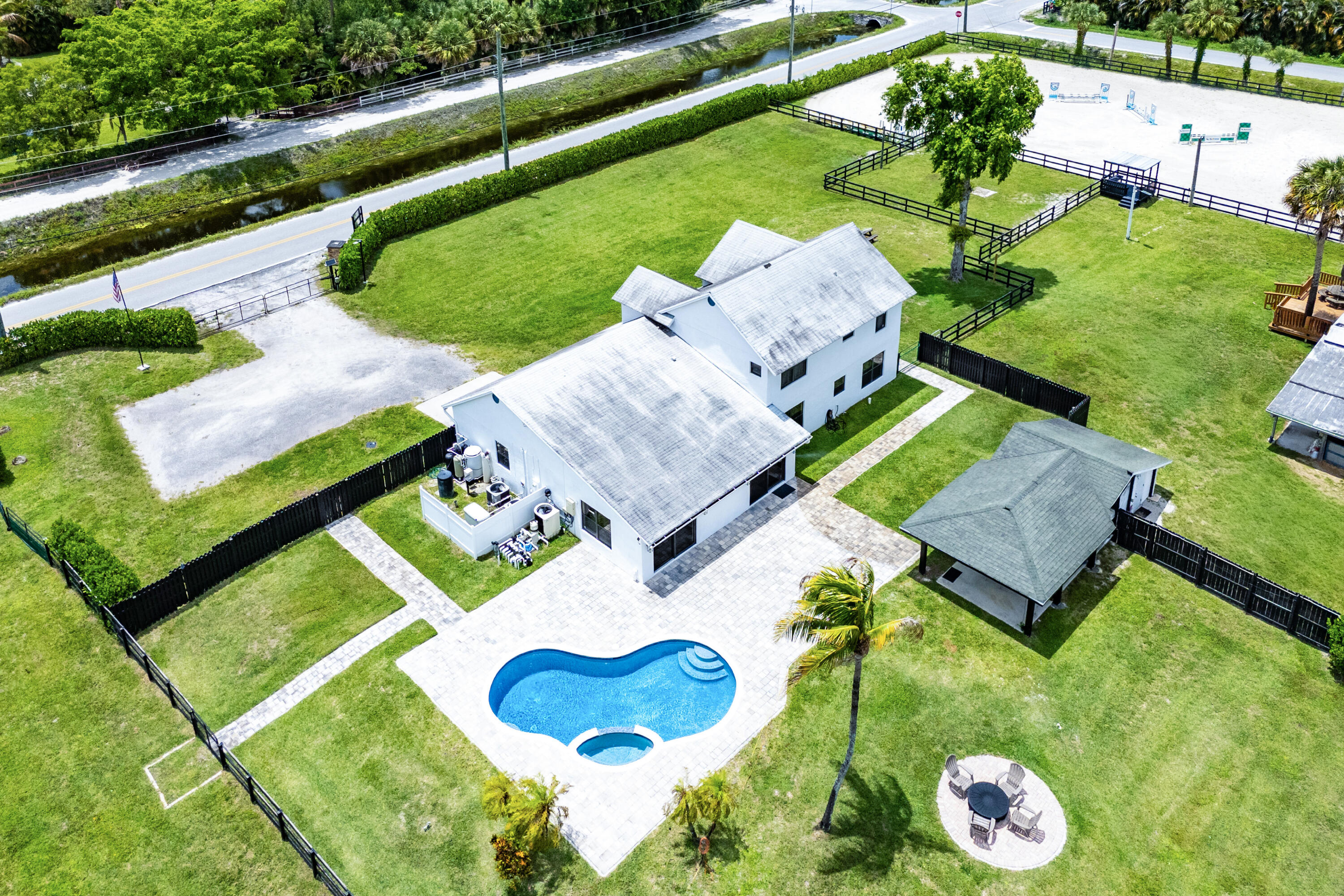 LOXAHATCHEE GROVES - Residential Lease