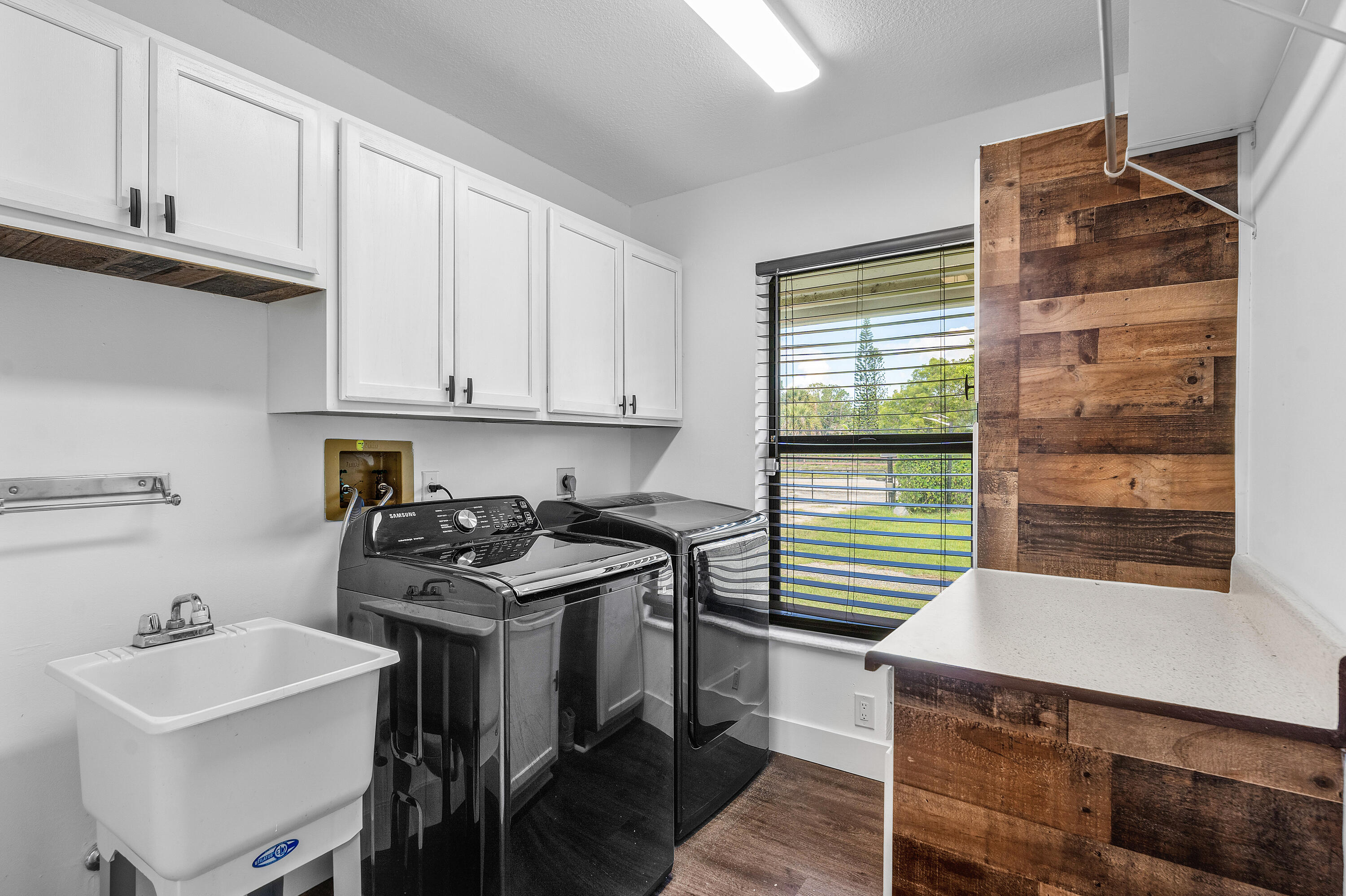 LOXAHATCHEE GROVES - Residential Lease