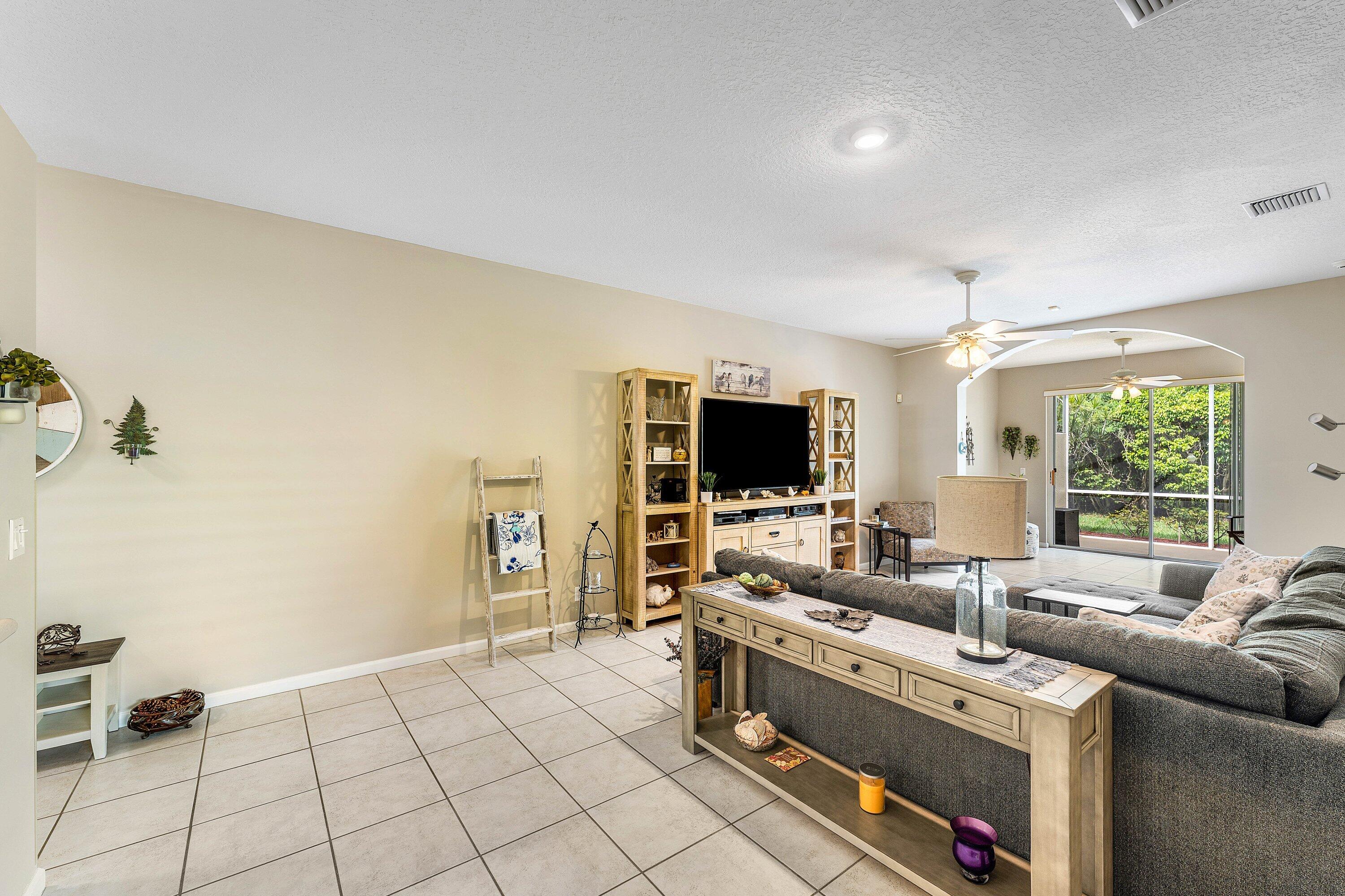 MAJESTIC ISLES - Residential