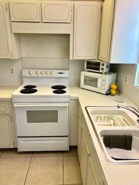 CRYSTAL COURT MANOR NO 11 CONDO - Residential Lease
