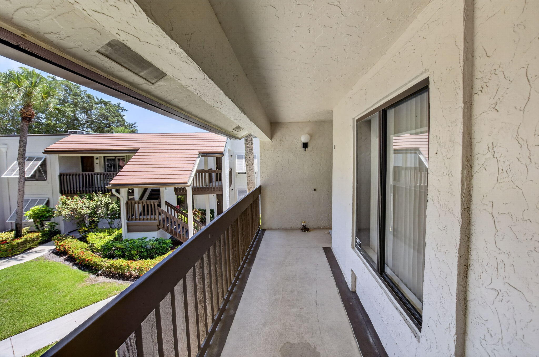 LAKESIDE CONDO 2 OF BANYAN SPRINGS - Residential