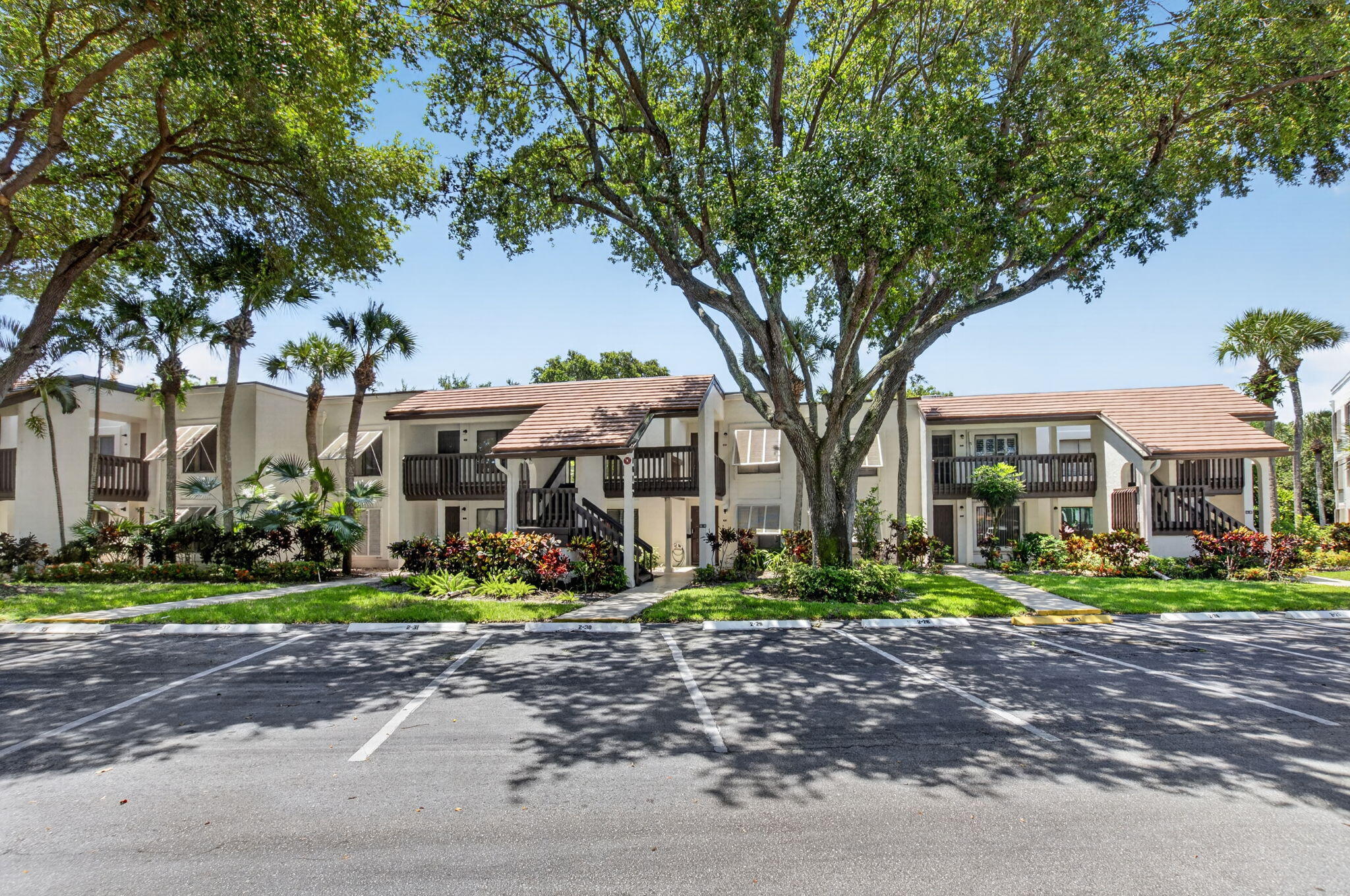 LAKESIDE CONDO 2 OF BANYAN SPRINGS - Residential