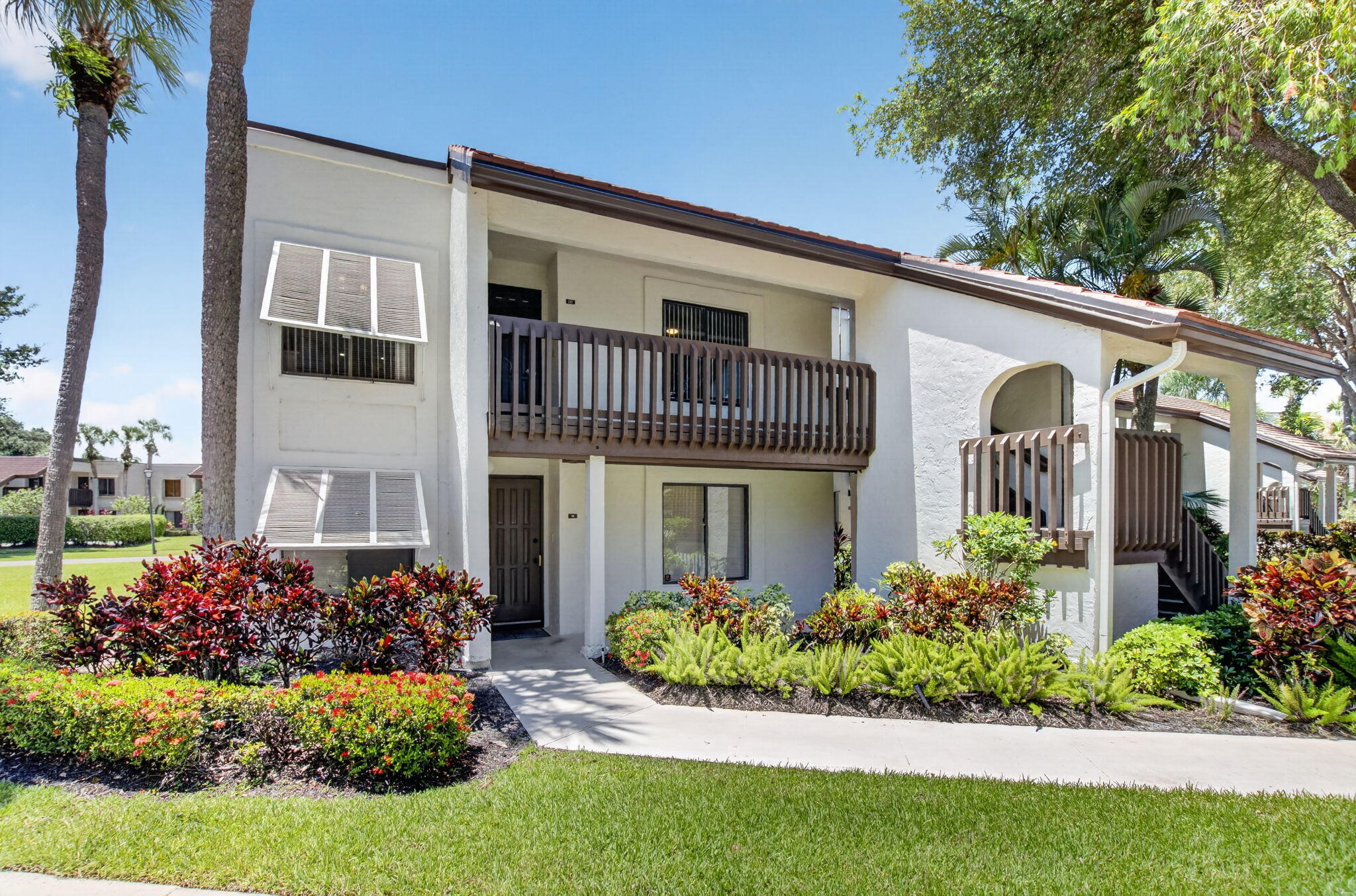 LAKESIDE CONDO 2 OF BANYAN SPRINGS - Residential