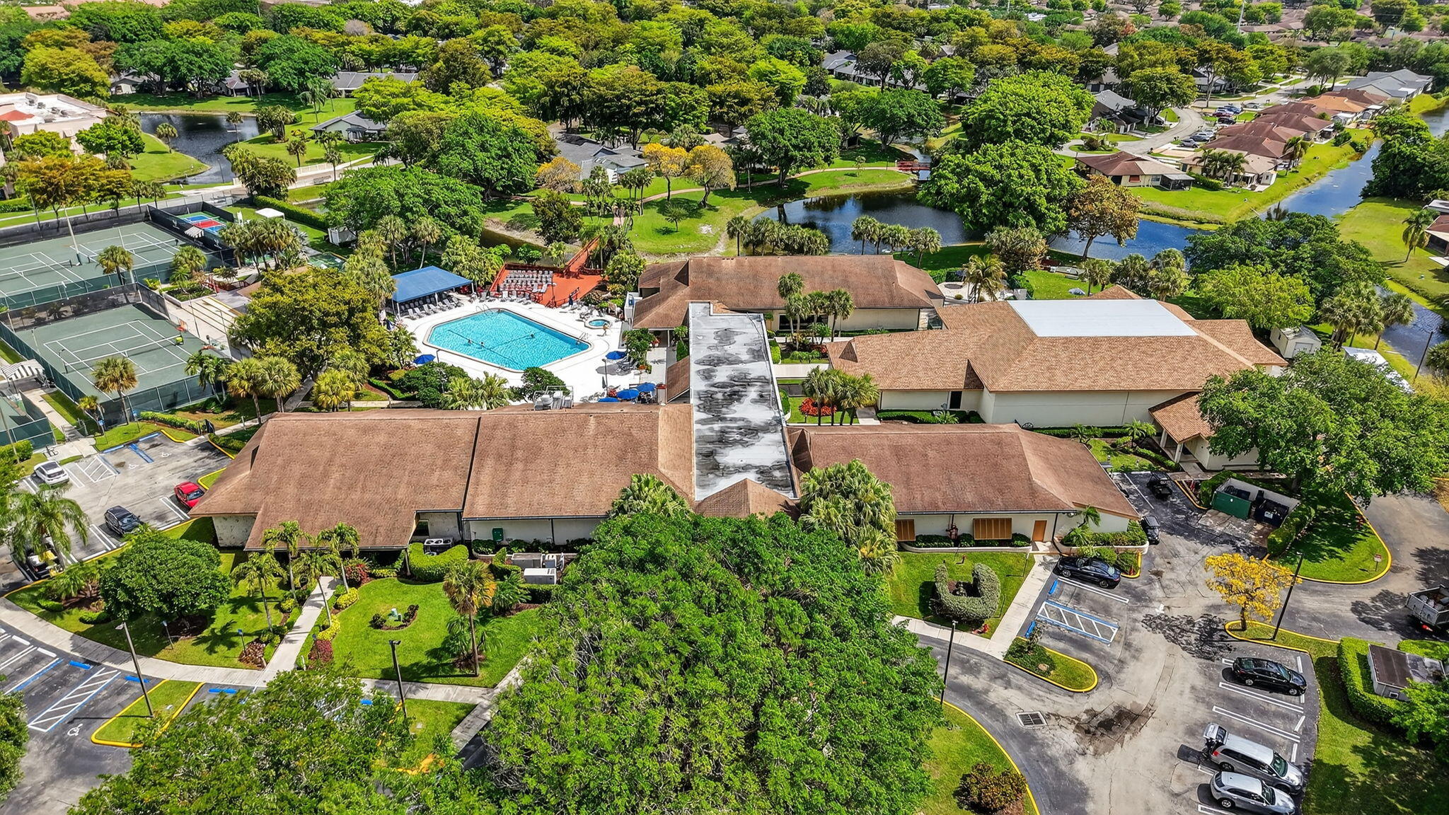 LAKESIDE CONDO 2 OF BANYAN SPRINGS - Residential
