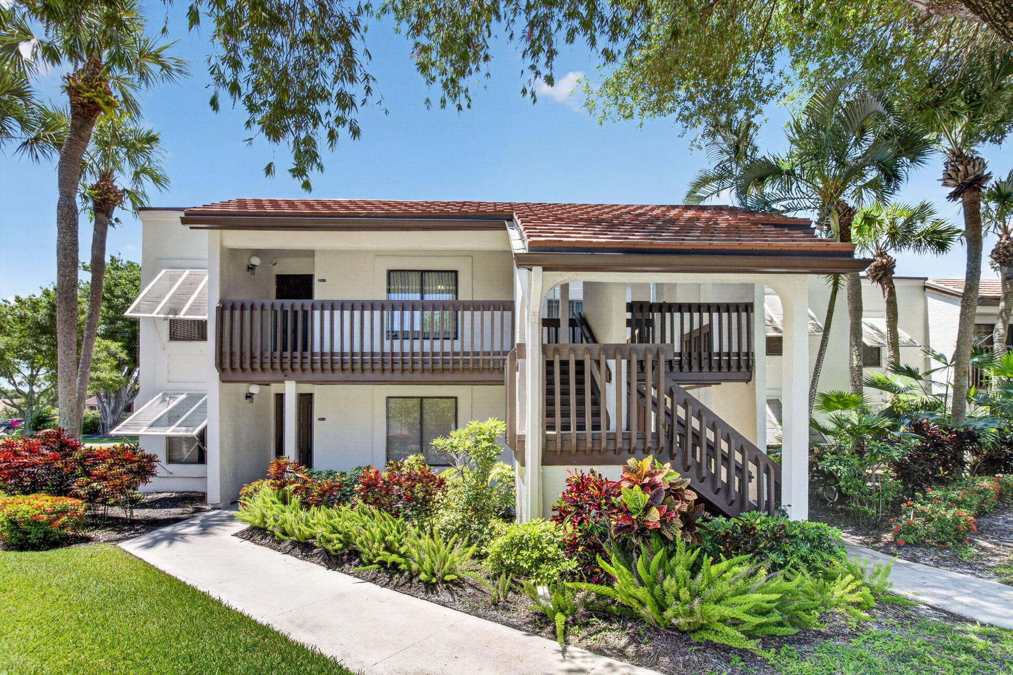 LAKESIDE CONDO 2 OF BANYAN SPRINGS - Residential