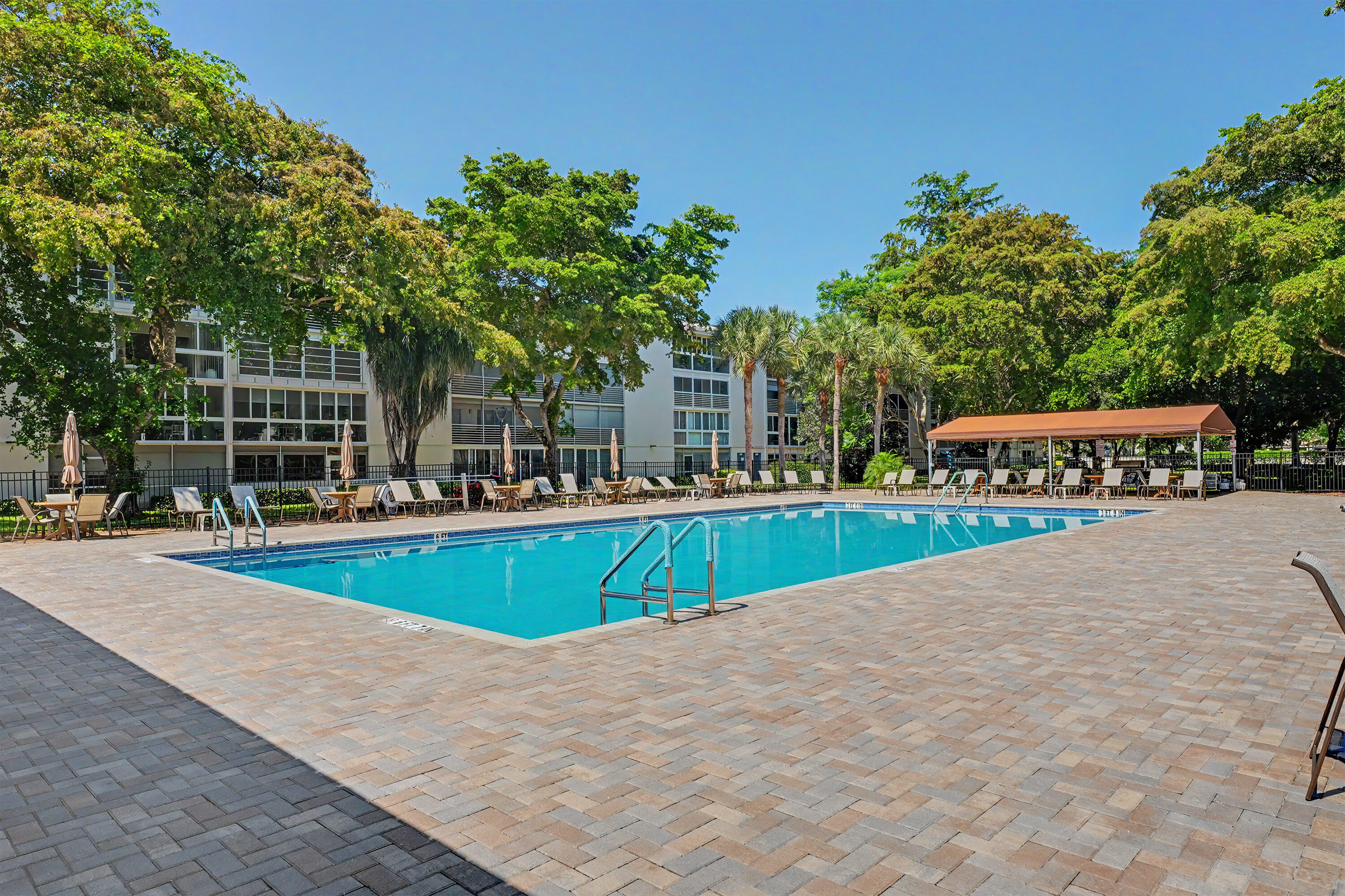 GRANADA VILLAGE B CONDO - Residential