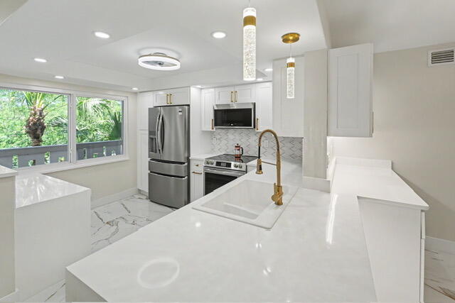GRANADA VILLAGE B CONDO - Residential