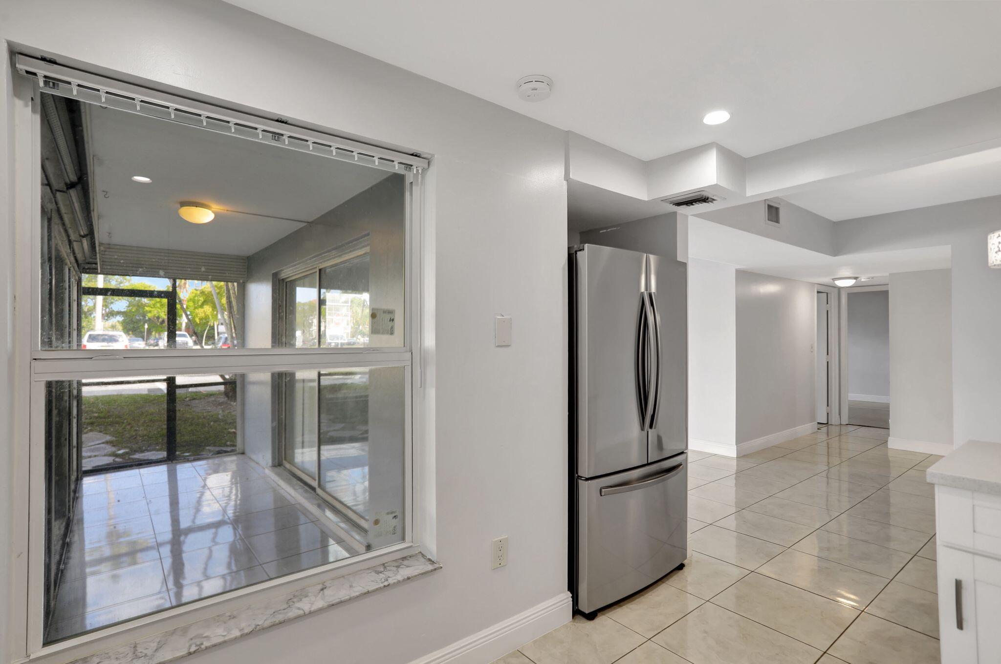 MANORS OF INVERRARY I-3 - Residential Lease
