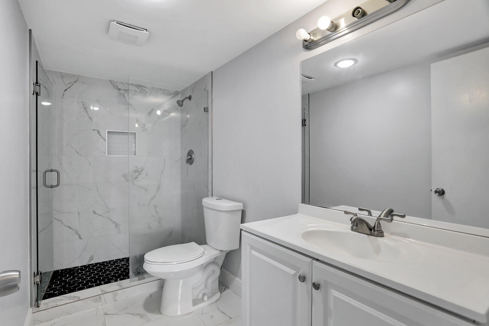 MANORS OF INVERRARY I-3 - Residential Lease