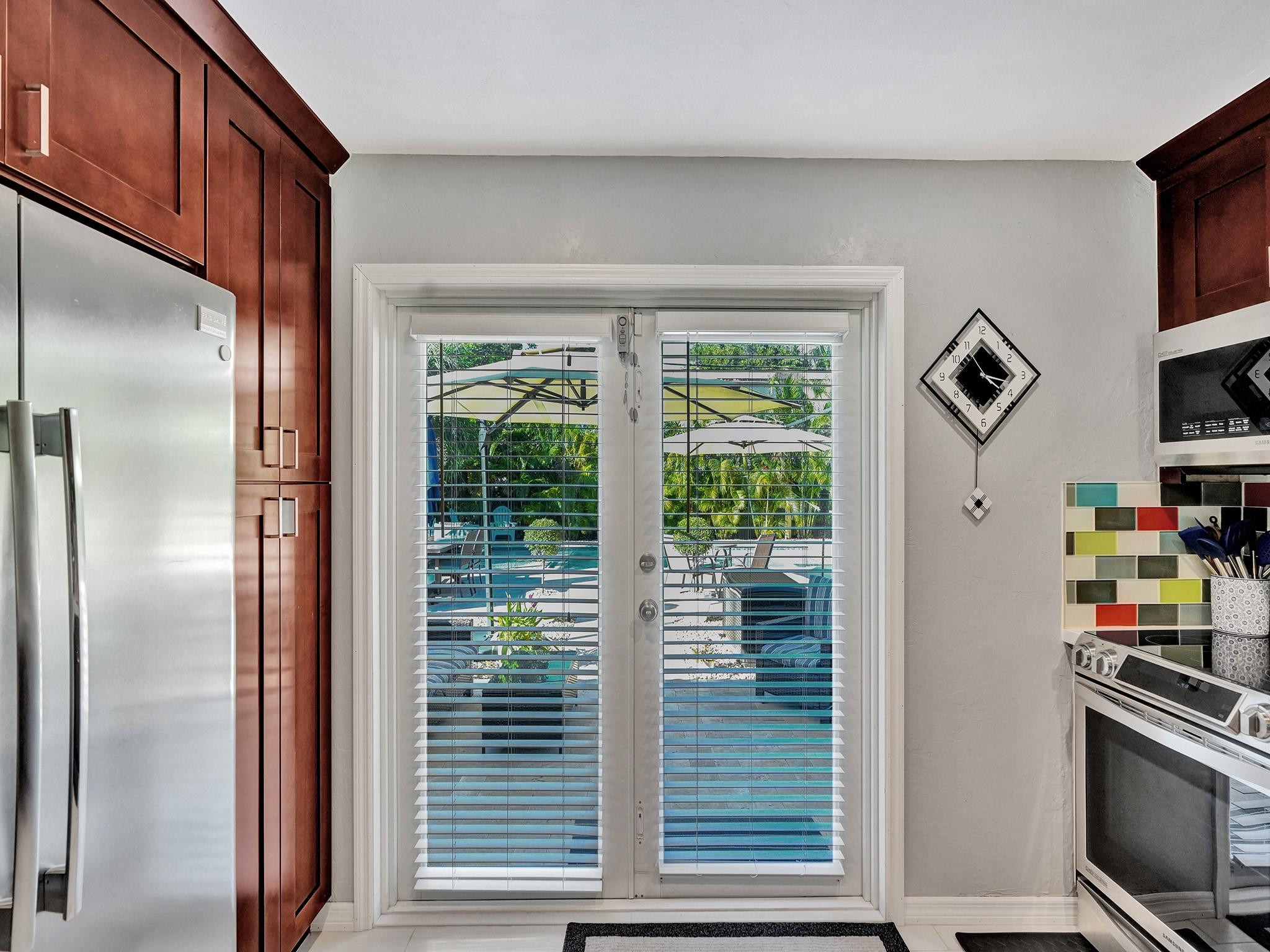 Lauderdale Park 6-33 1/2 - Residential