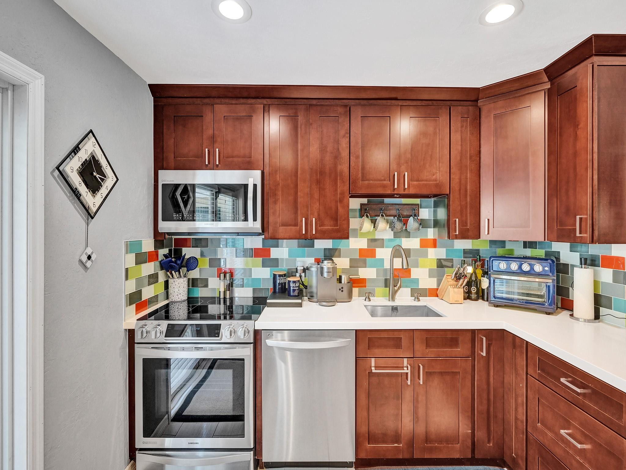 Lauderdale Park 6-33 1/2 - Residential