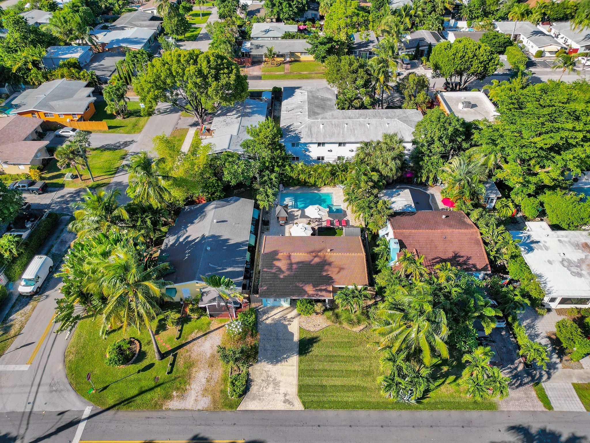 Lauderdale Park 6-33 1/2 - Residential