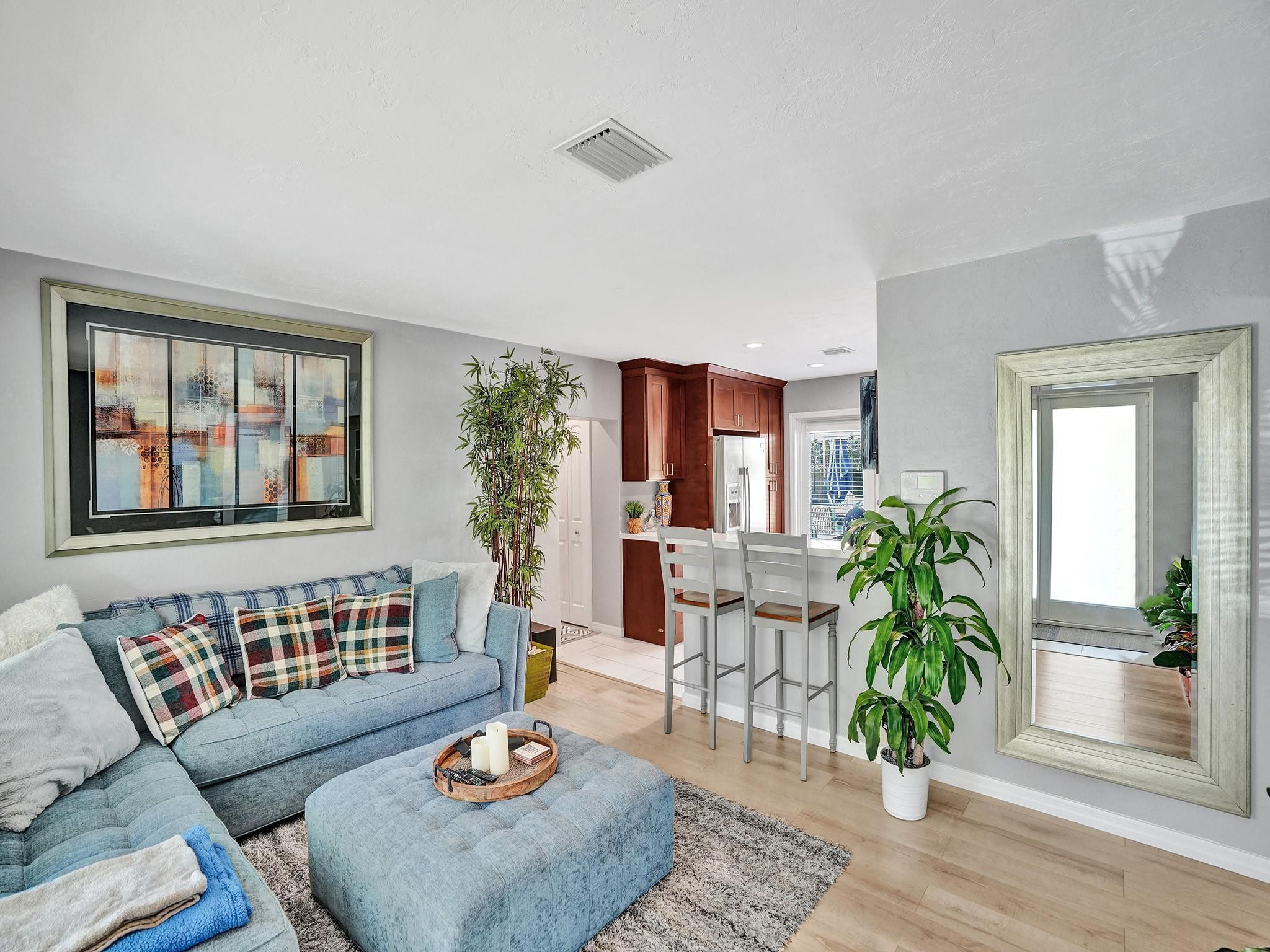Lauderdale Park 6-33 1/2 - Residential