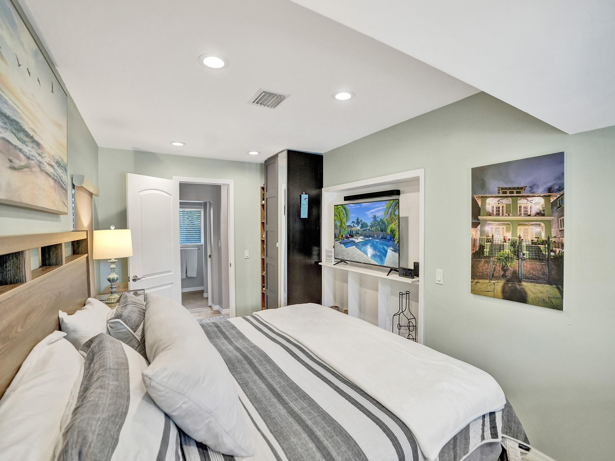 Lauderdale Park 6-33 1/2 - Residential