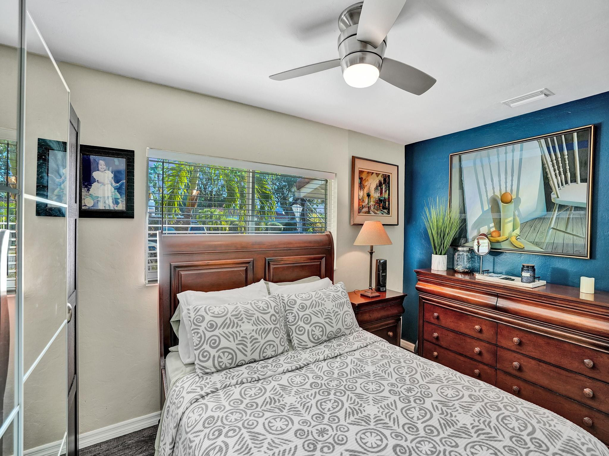 Lauderdale Park 6-33 1/2 - Residential
