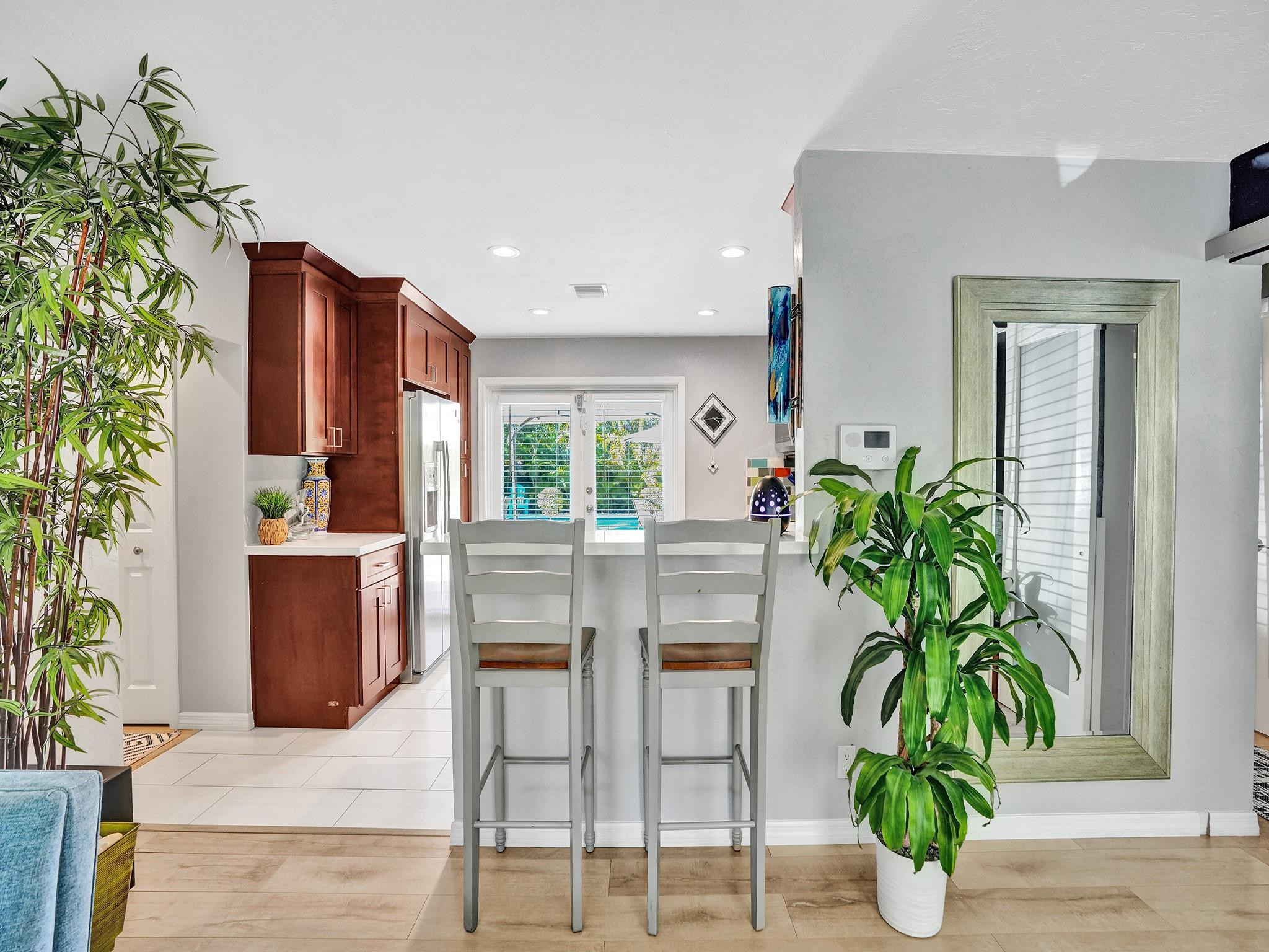 Lauderdale Park 6-33 1/2 - Residential