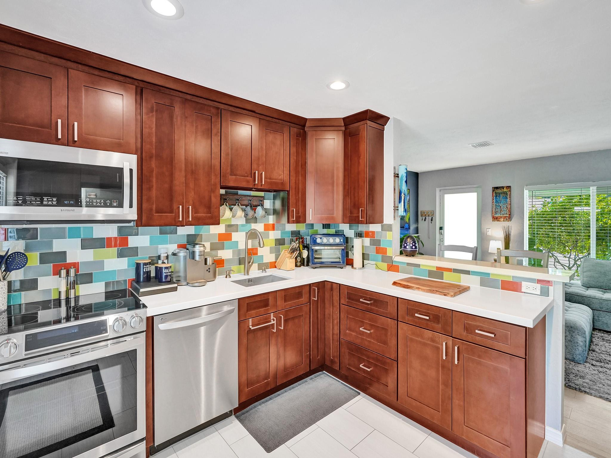 Lauderdale Park 6-33 1/2 - Residential