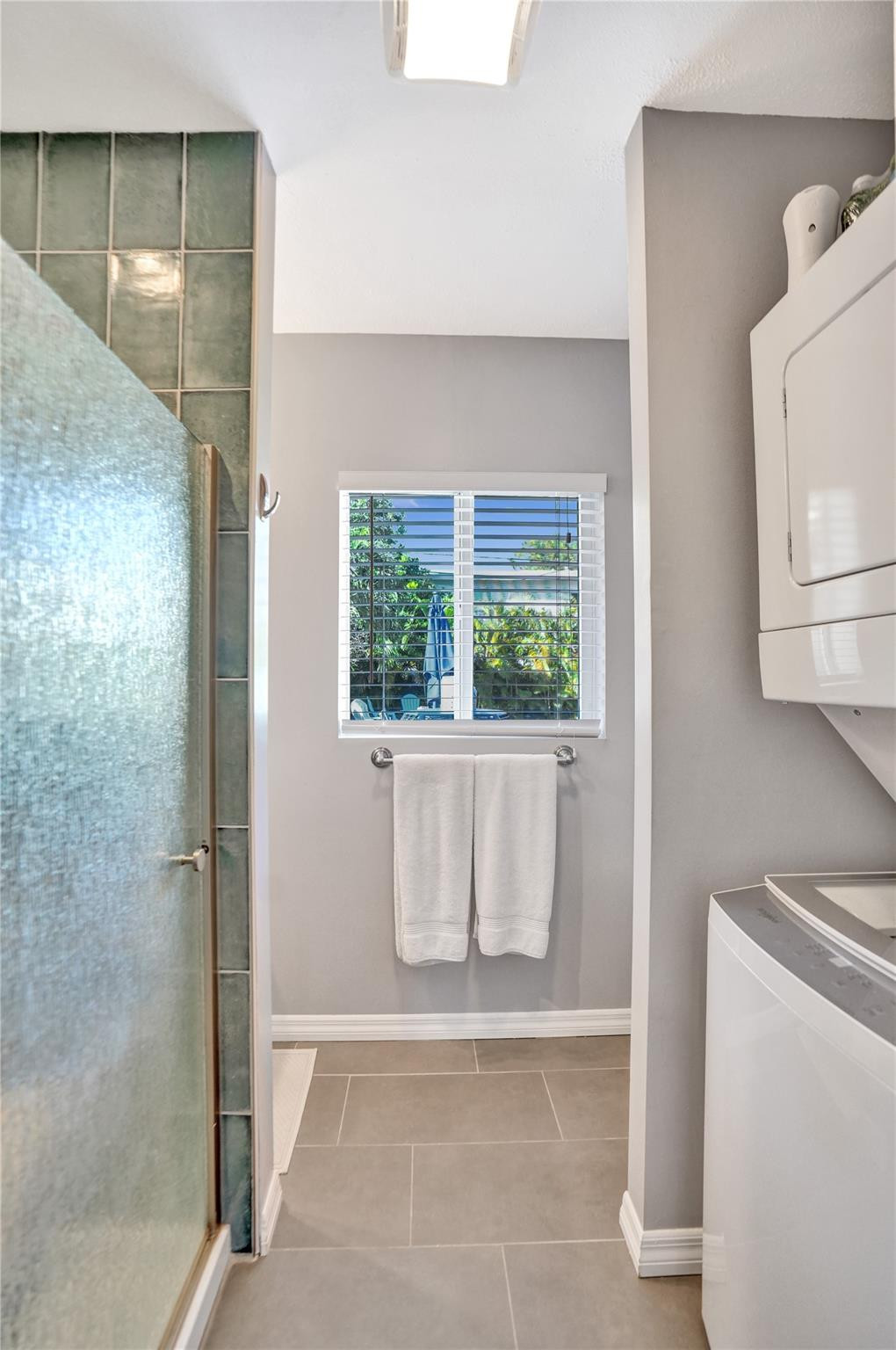 Lauderdale Park 6-33 1/2 - Residential