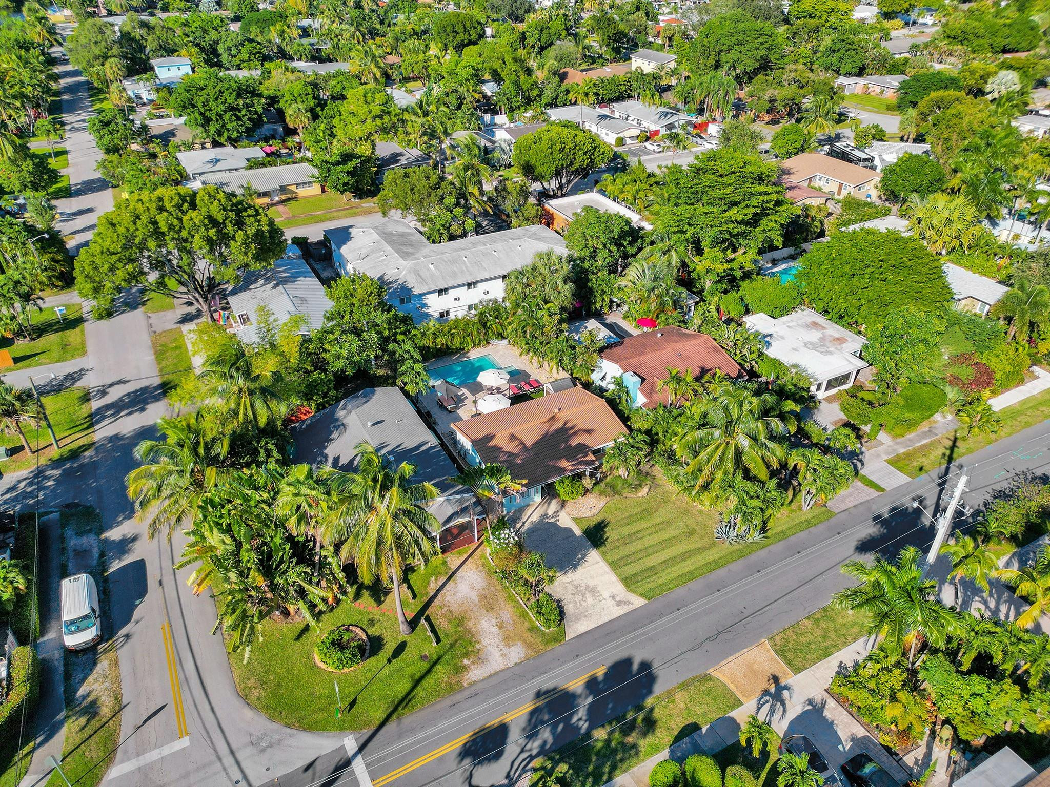 Lauderdale Park 6-33 1/2 - Residential