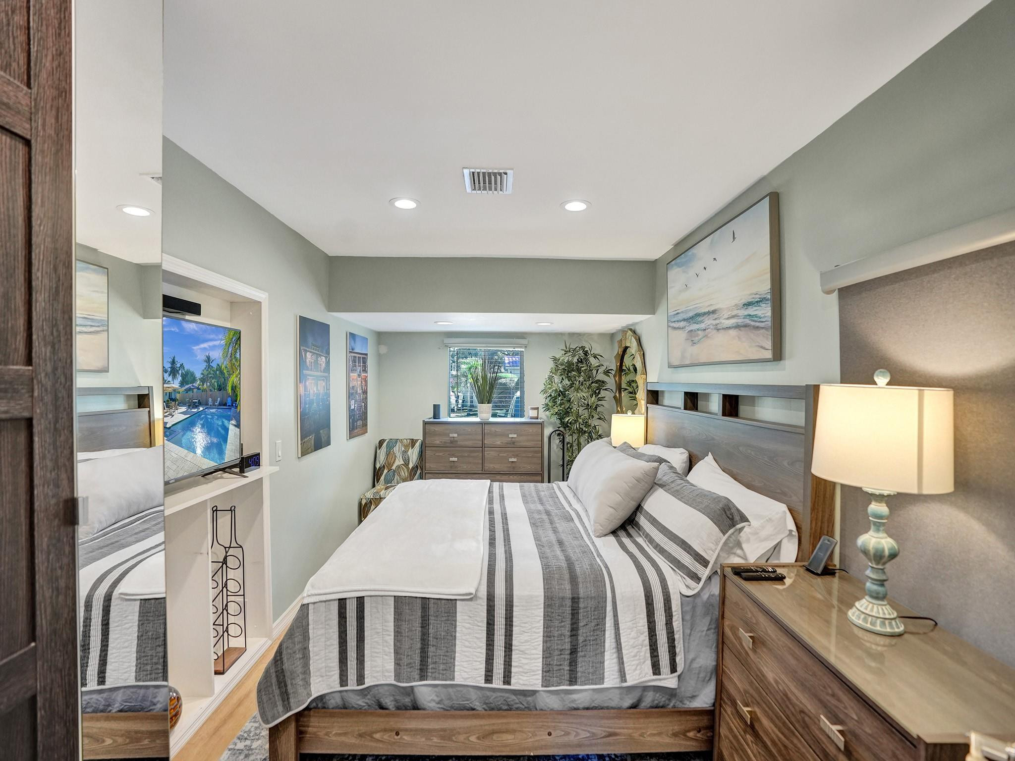 Lauderdale Park 6-33 1/2 - Residential