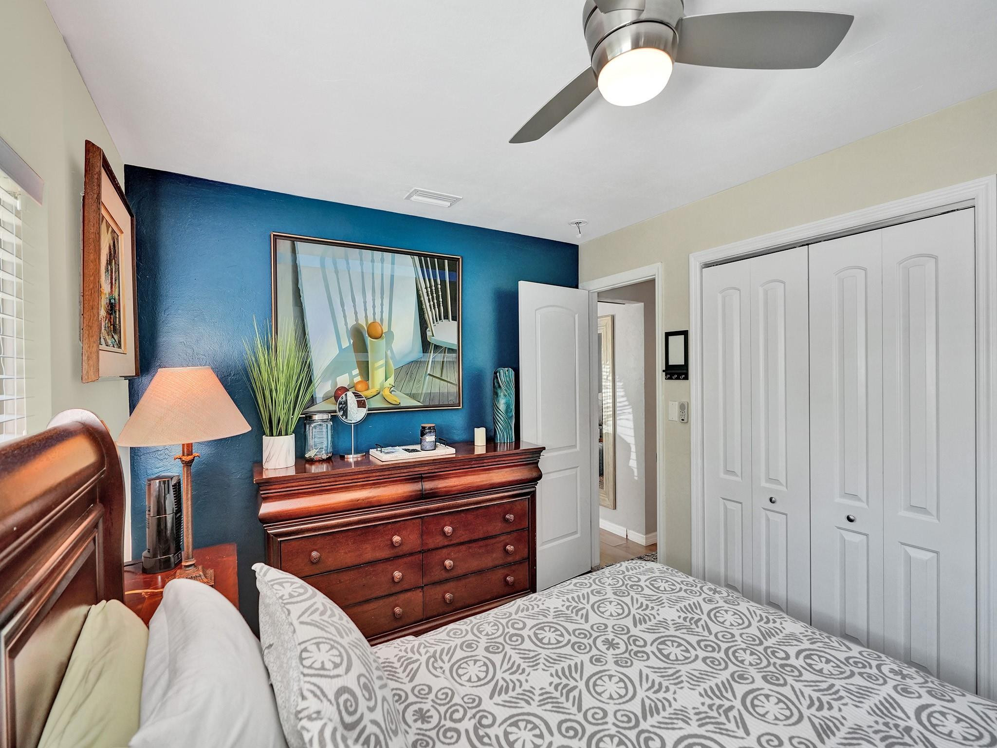 Lauderdale Park 6-33 1/2 - Residential