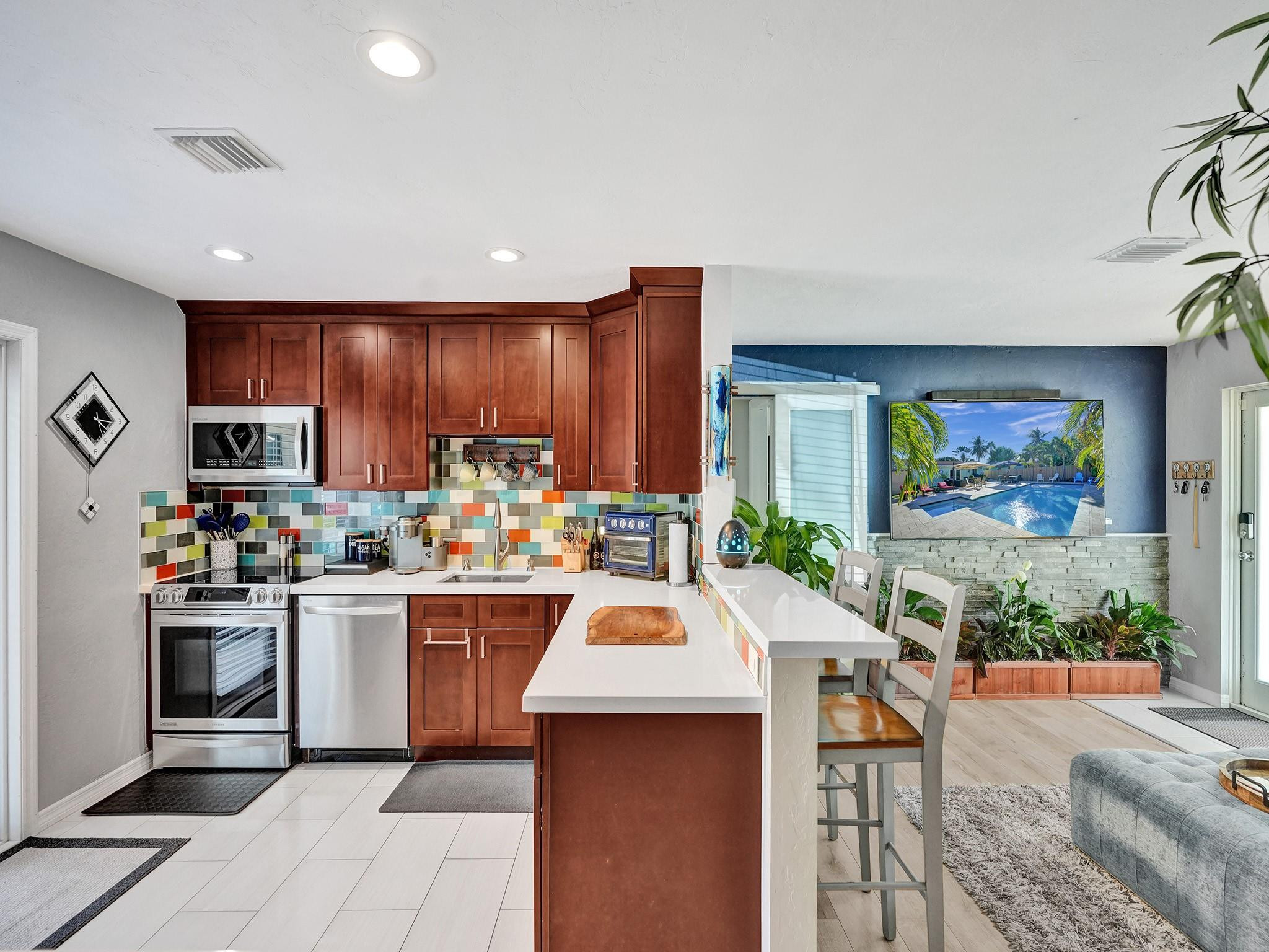Lauderdale Park 6-33 1/2 - Residential