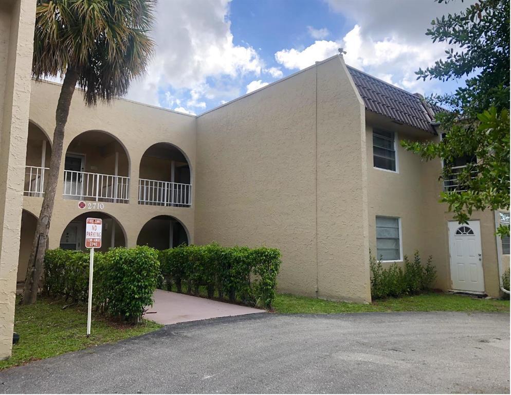 COZY SPACIOUS, 1BED/1BATH CONDO LOCATED IN THE HEART OF CORAL SRINGS, LAMINATE FLOORS, CENTRAL AC, COVERED BALCONY, GREAT LOCATION! CLOSE TO SHOPS, SHOOLS, DINING ETC! TENANT OCCUPIED, NEED 24 HOUR NOTICE TO SCHEDULE A SHOWING.