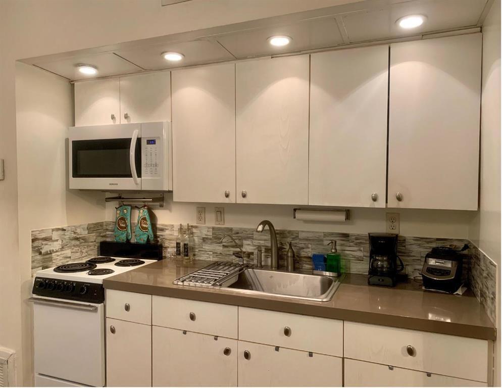 CORAL GARDENS CONDO - Residential