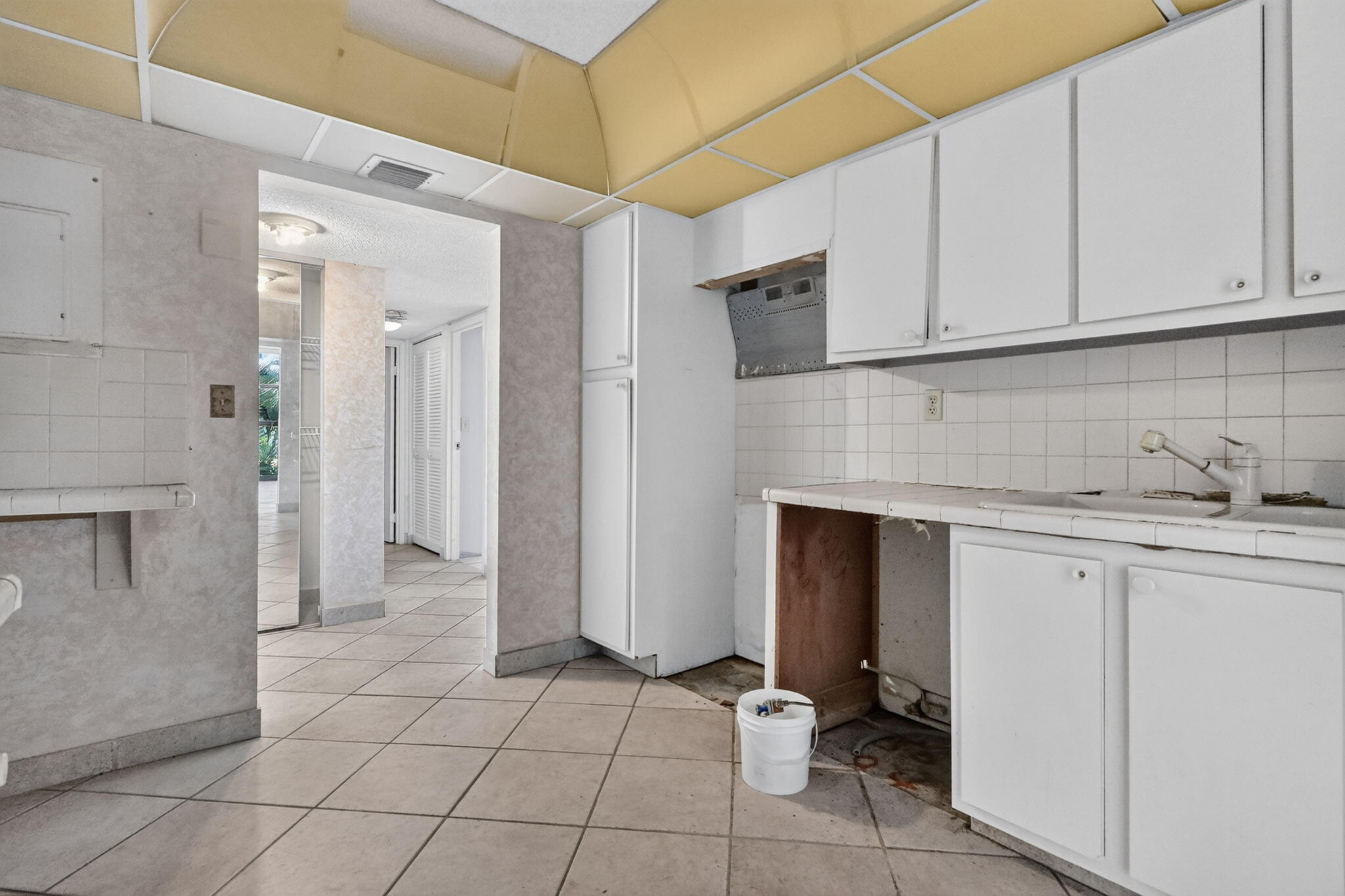 TOWERS OF OCEANVIEW SOUTH - Residential