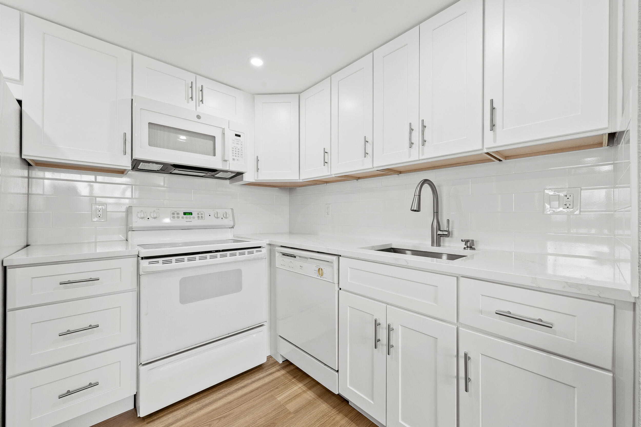 KINGS POINT FLANDERS CONDOS - Residential