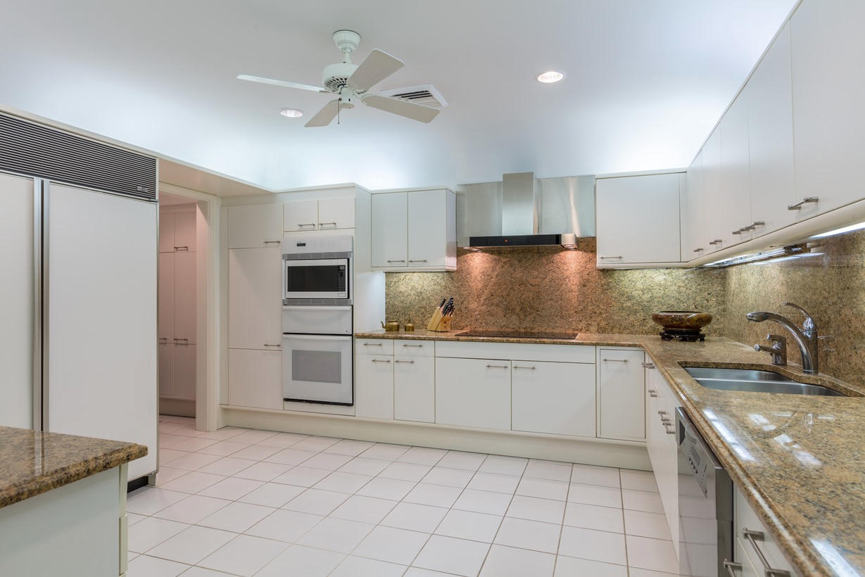 TWO NORTH BREAKERS ROW CONDO - Residential