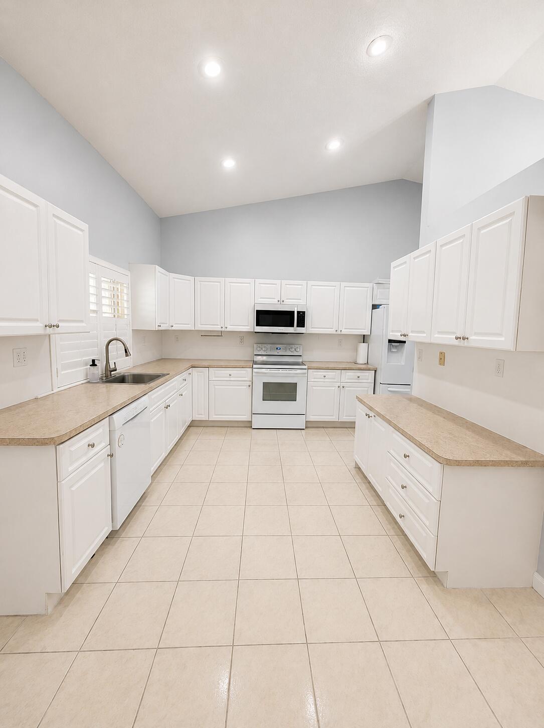 BROOKSIDE - Residential